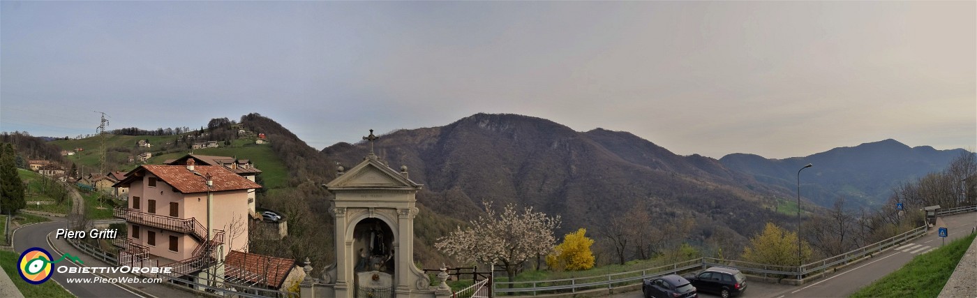 75 Vista panoramica tardo pomeridiana dal sagrato della chiesa di Miragolo S. Marco.jpg